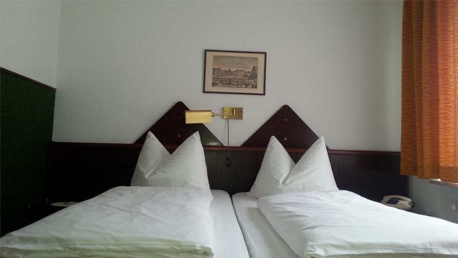 Hotel Corona Frankfurt am Main Bagian luar foto